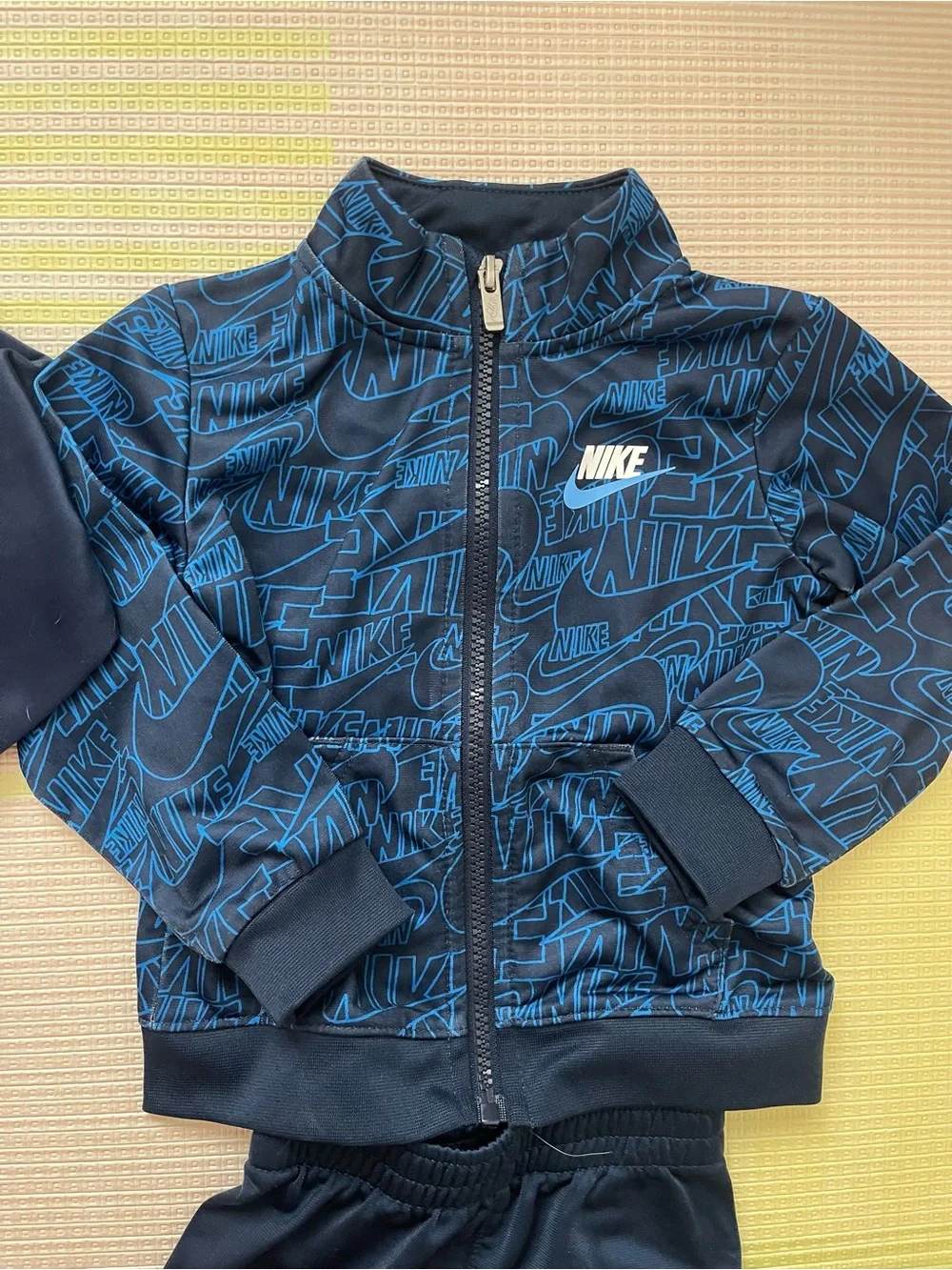 Nike Kids 2-Piece Track Sets (Size 2T) - Picture 2 of 4